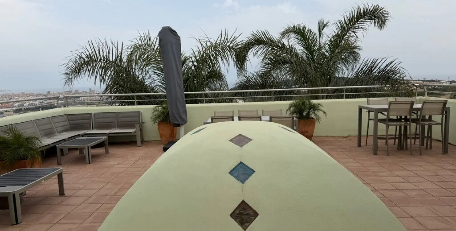 Sale of middle floor apartment in Mijas Costa 11
