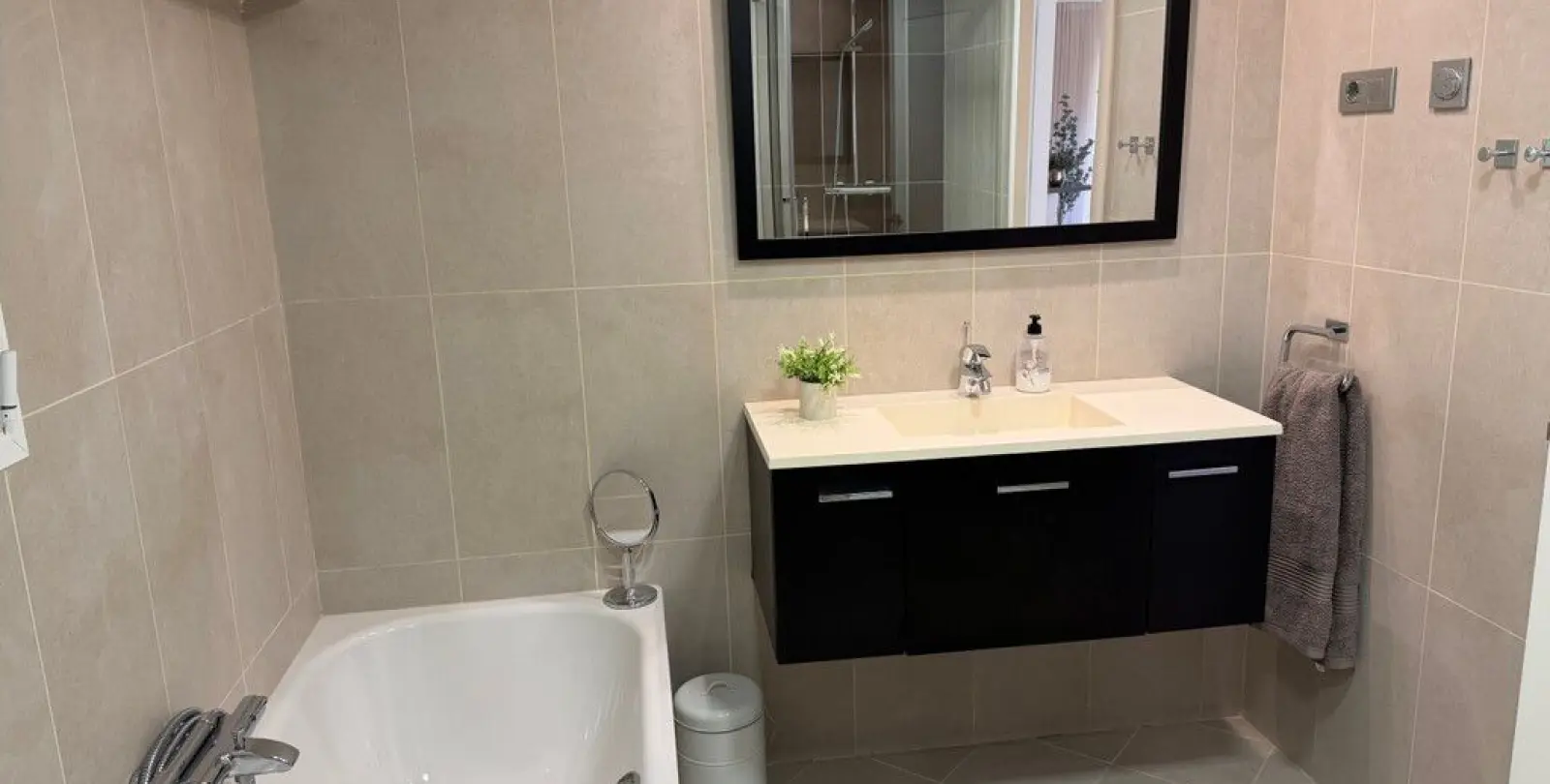 Sale of middle floor apartment in Mijas Costa 25