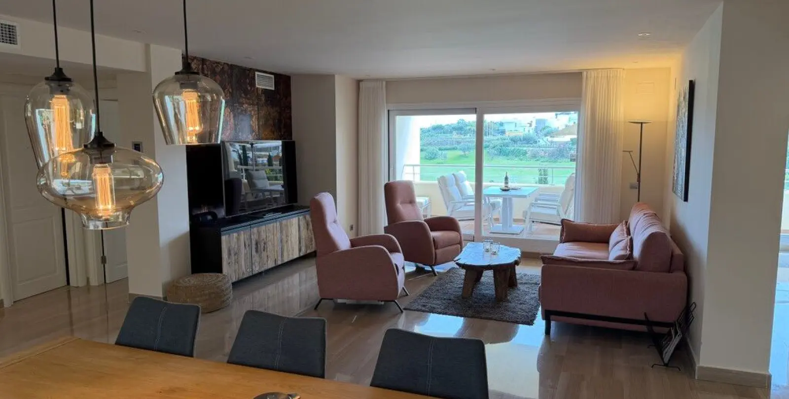 Sale of middle floor apartment in Mijas Costa 38