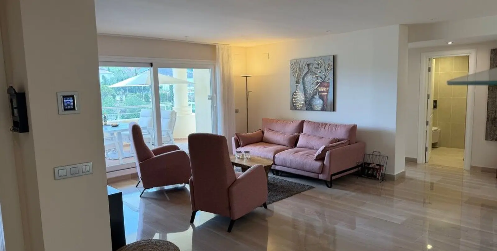Sale of middle floor apartment in Mijas Costa 44