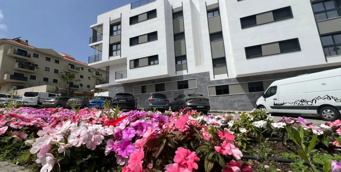 Продажа апартаментов на первом этаже в Estepona 1