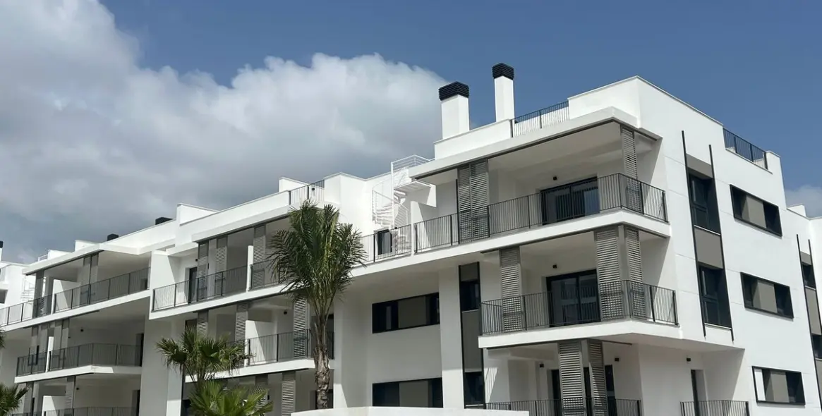 Продажа апартаментов на первом этаже в Estepona 12