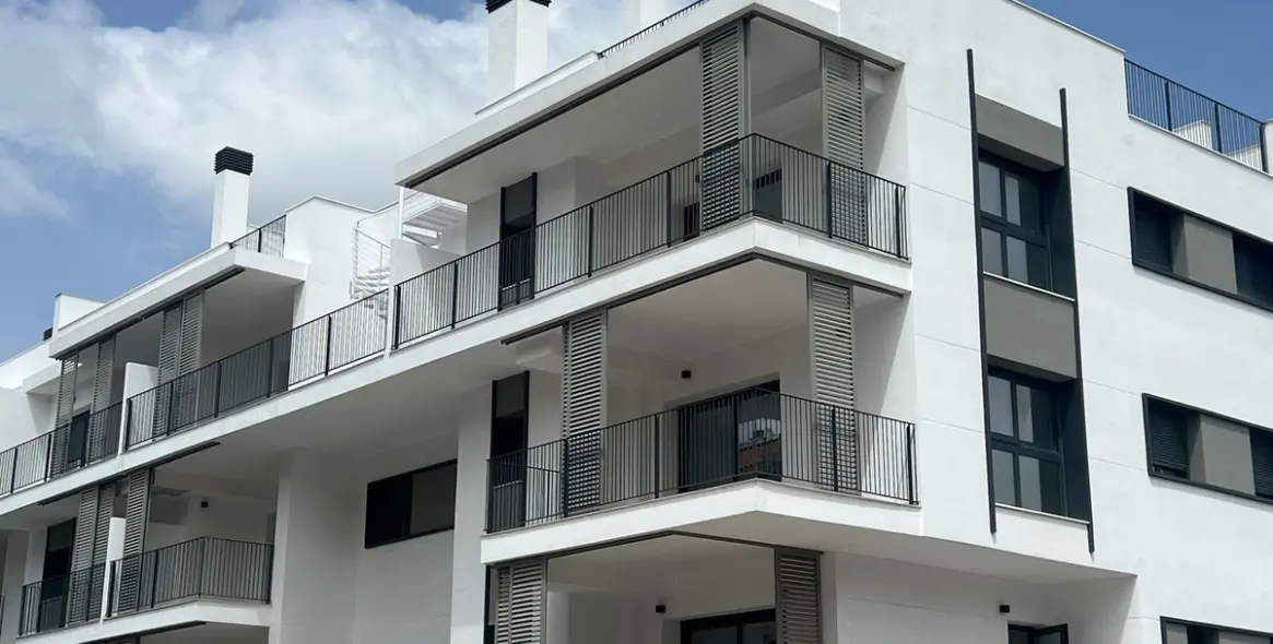 Продажа апартаментов на первом этаже в Estepona 13