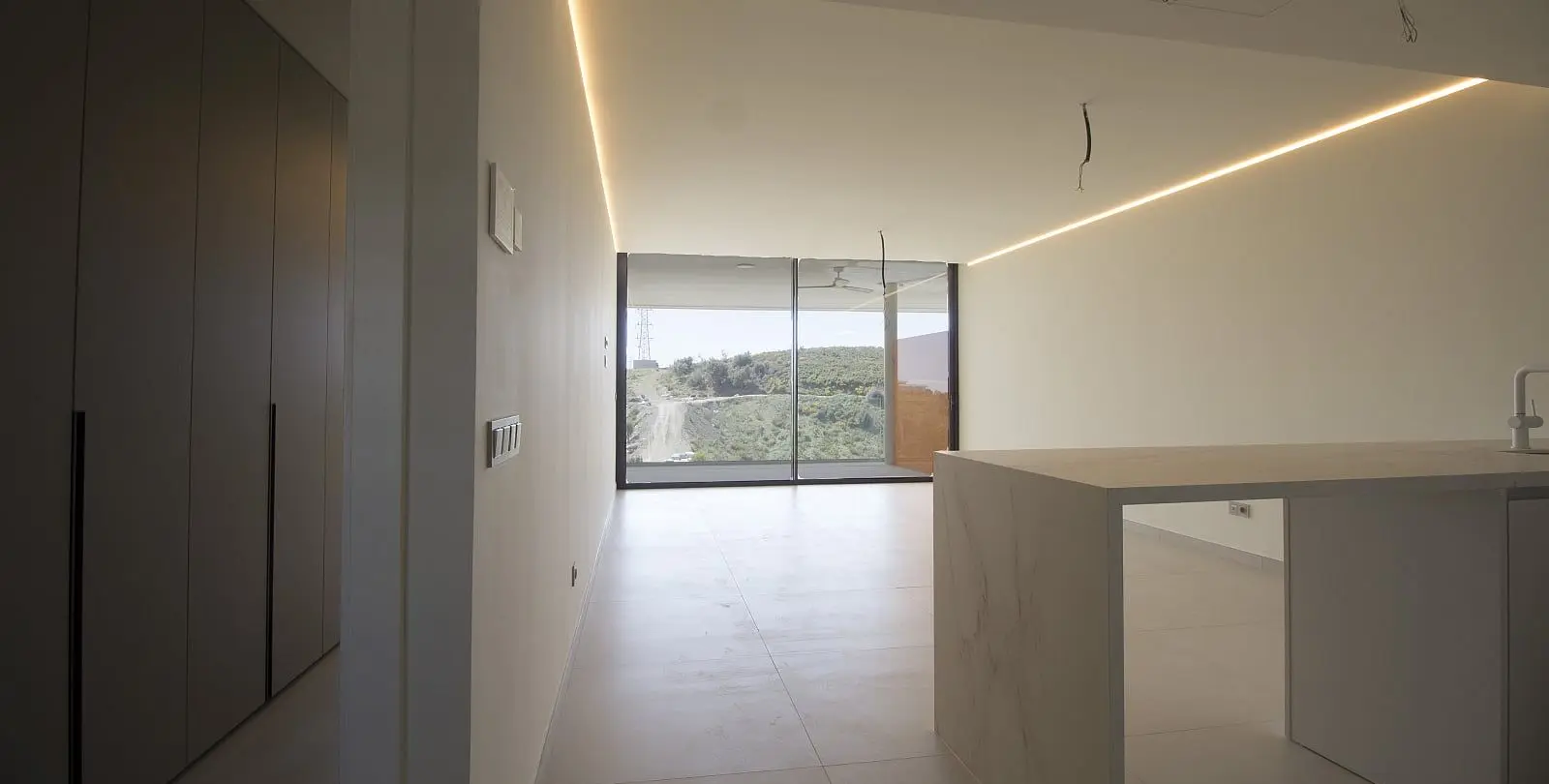 Sale of middle floor apartment in Fuengirola 10