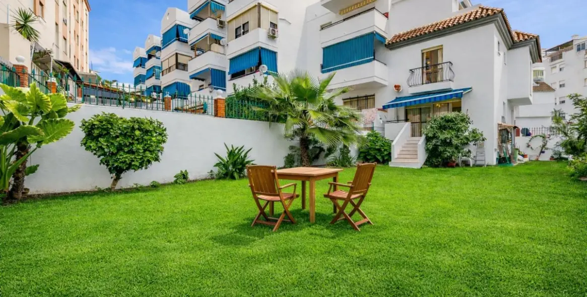 Продажа дома на две семьи в Estepona 1