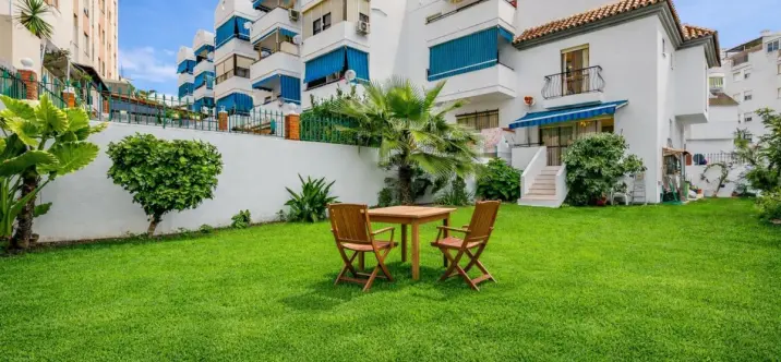 Продажа дома на две семьи в Estepona 0