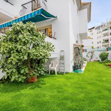 Продажа дома на две семьи в Estepona