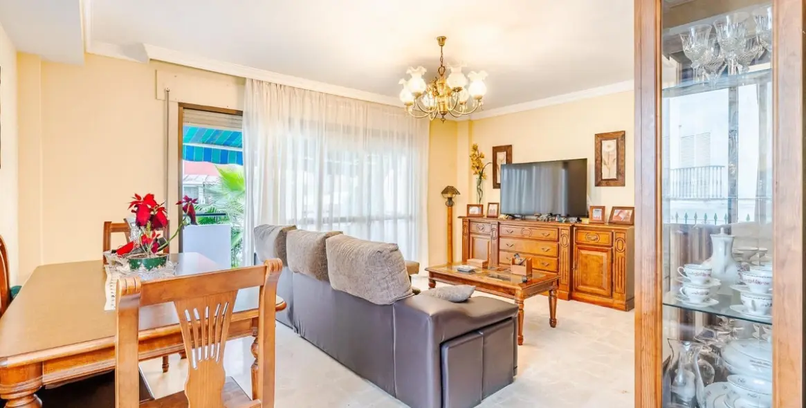 Продажа дома на две семьи в Estepona 3