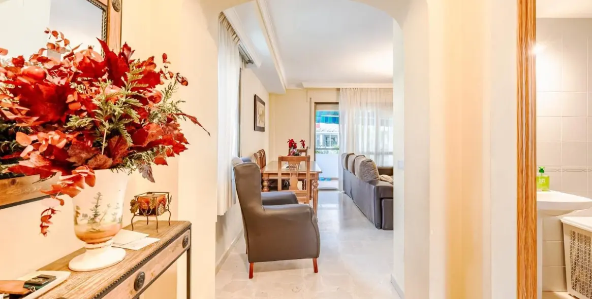 Продажа дома на две семьи в Estepona 4