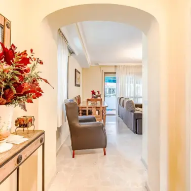 Продажа дома на две семьи в Estepona