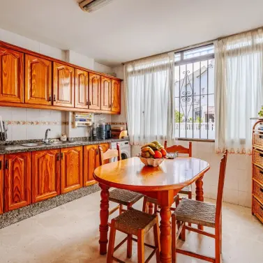 Продажа дома на две семьи в Estepona