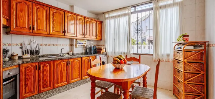 Продажа дома на две семьи в Estepona 4