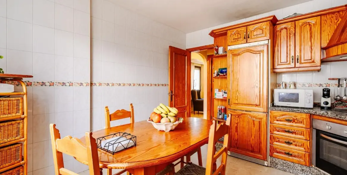 Продажа дома на две семьи в Estepona 7