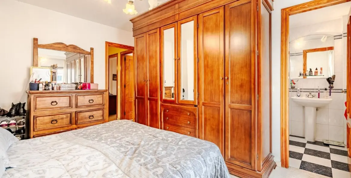 Продажа дома на две семьи в Estepona 10