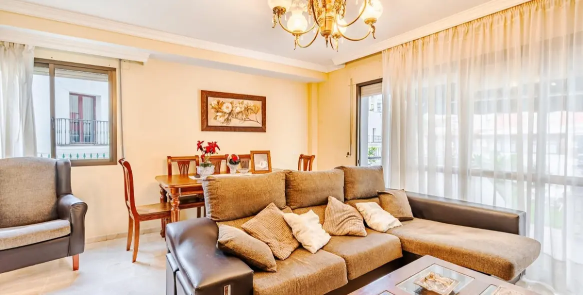 Продажа дома на две семьи в Estepona 23