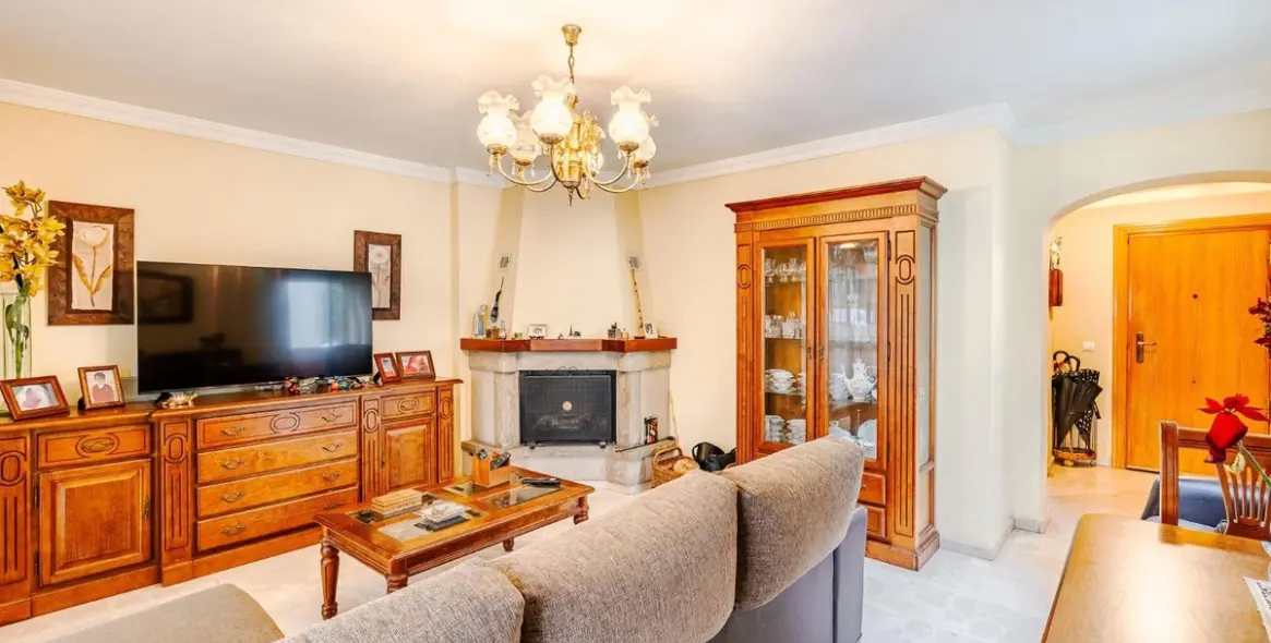 Продажа дома на две семьи в Estepona 25