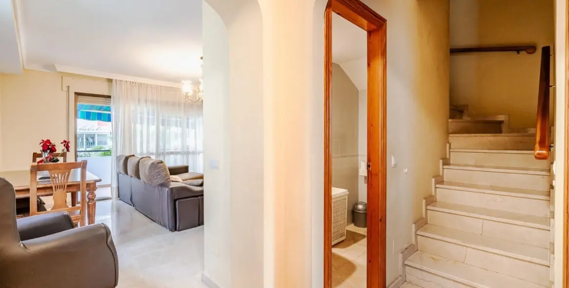 Продажа дома на две семьи в Estepona 26