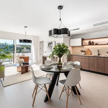 Продажа апартаментов на среднем этаже в Marbella