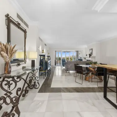 Продажа апартаментов на первом этаже в Monte Halcones