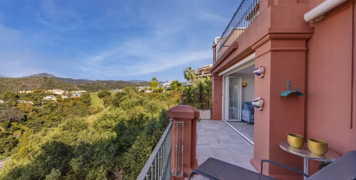 Продажа апартаментов на первом этаже в Monte Halcones 14