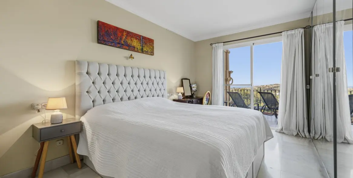 Продажа апартаментов на первом этаже в Monte Halcones 15