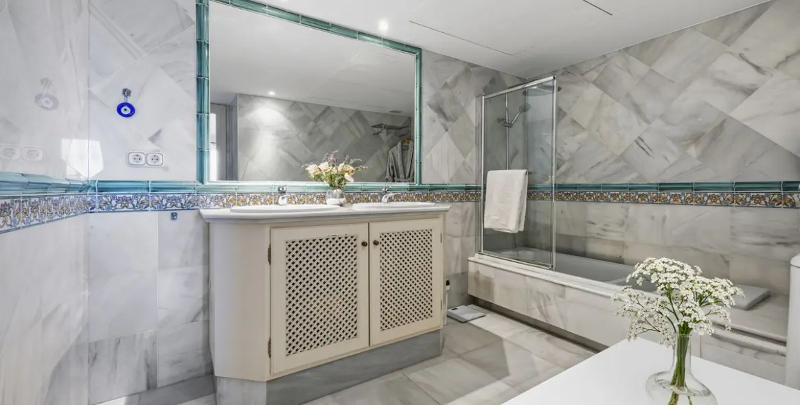 Продажа апартаментов на первом этаже в Monte Halcones 16