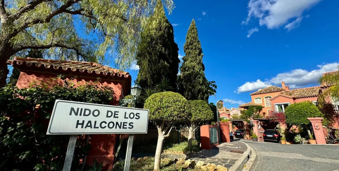 Продажа апартаментов на первом этаже в Monte Halcones 26