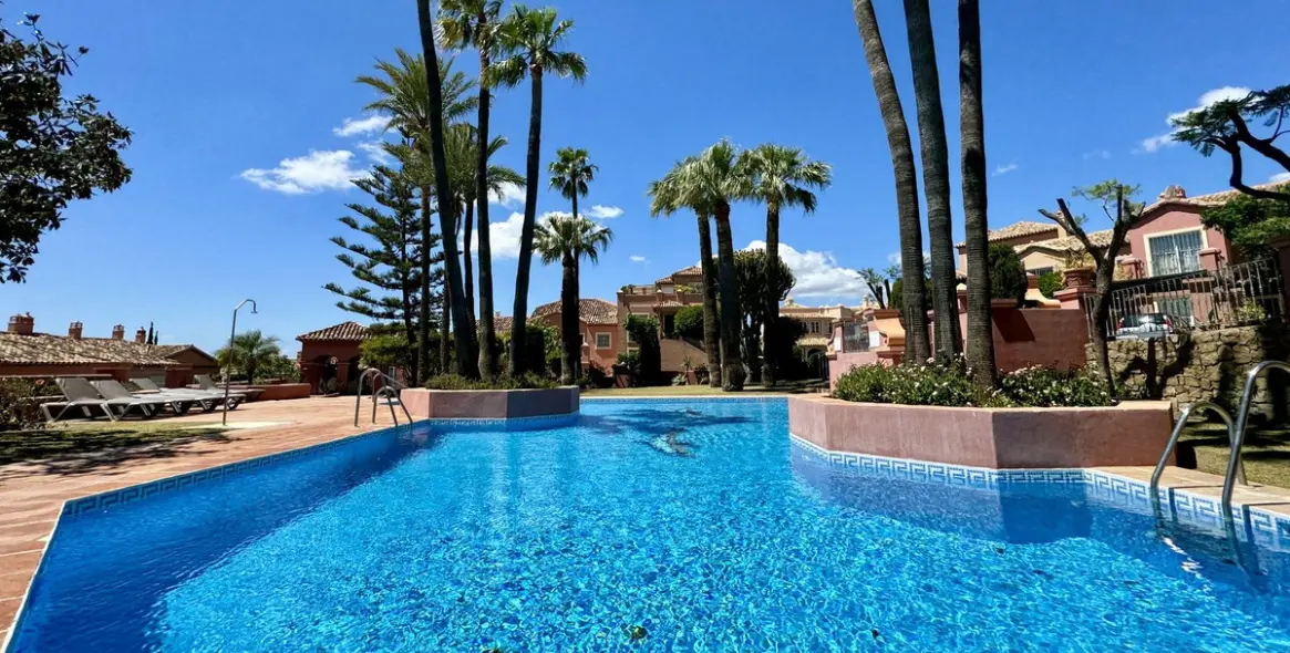 Продажа апартаментов на первом этаже в Monte Halcones 29