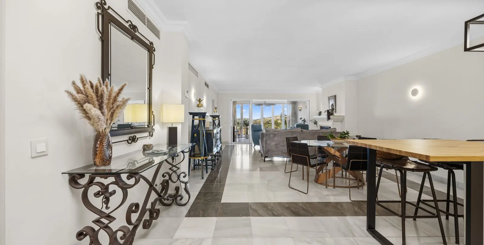 Venta de apartamento en planta baja en Monte Halcones 7
