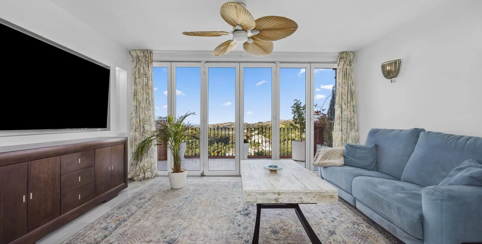 Venta de apartamento en planta baja en Monte Halcones 12
