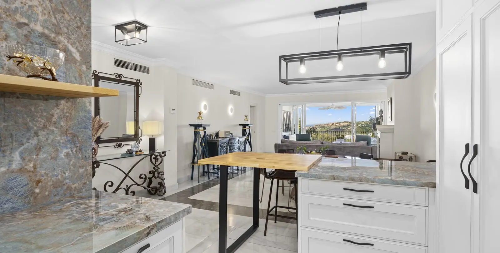Venta de apartamento en planta baja en Monte Halcones 25