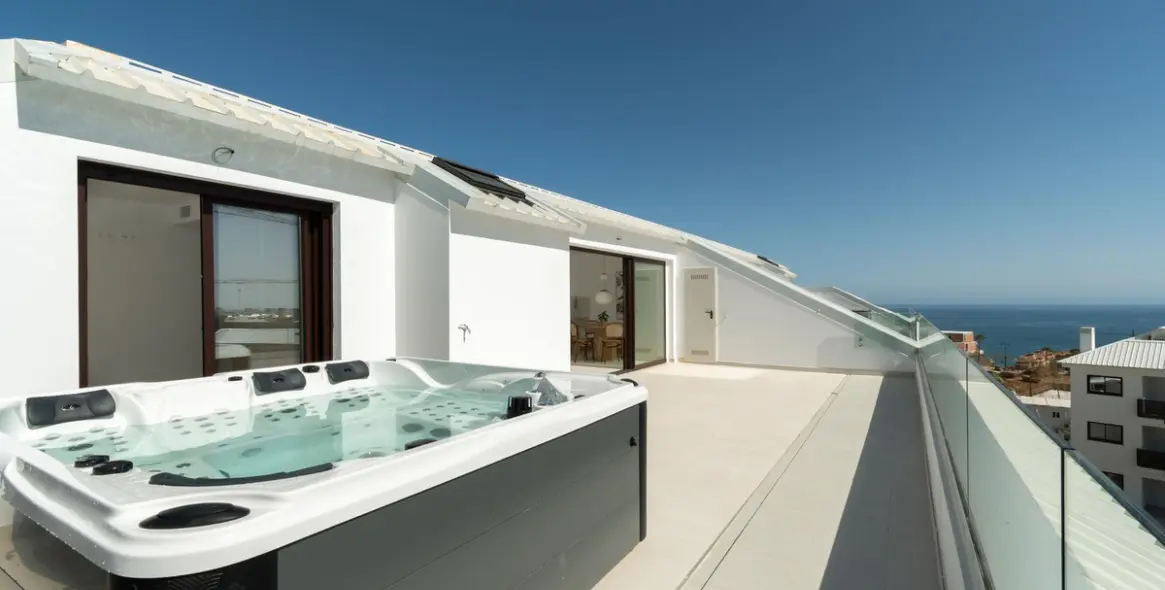 Sale of penthouse in Higueron 1