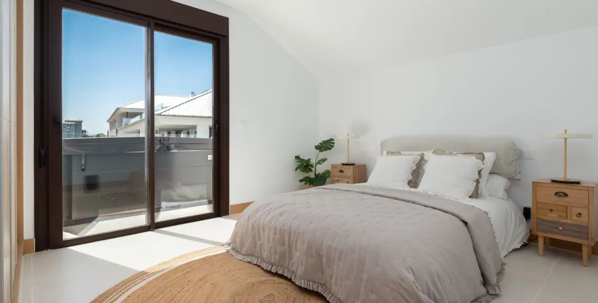 Sale of penthouse in Higueron 14