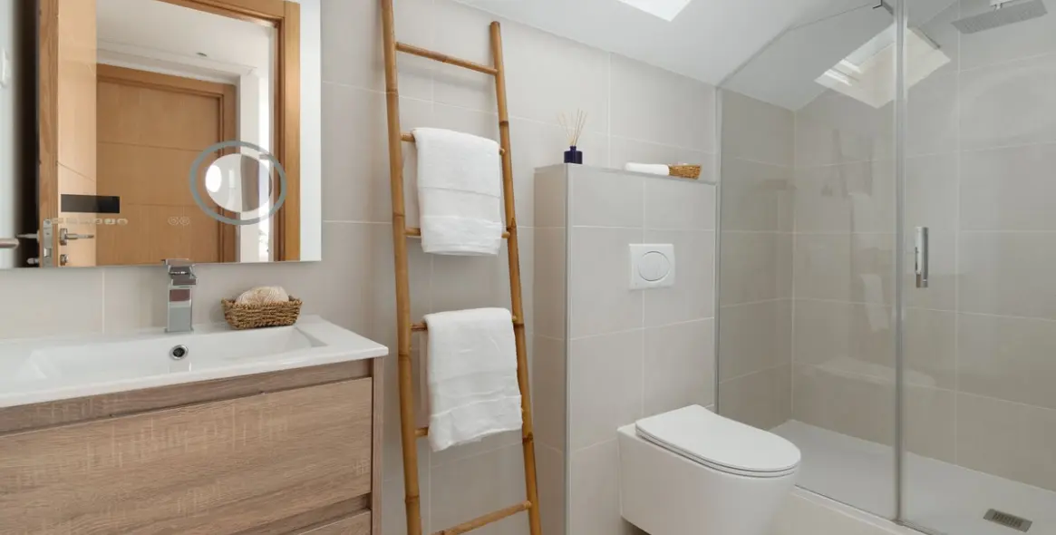 Sale of penthouse in Higueron 19