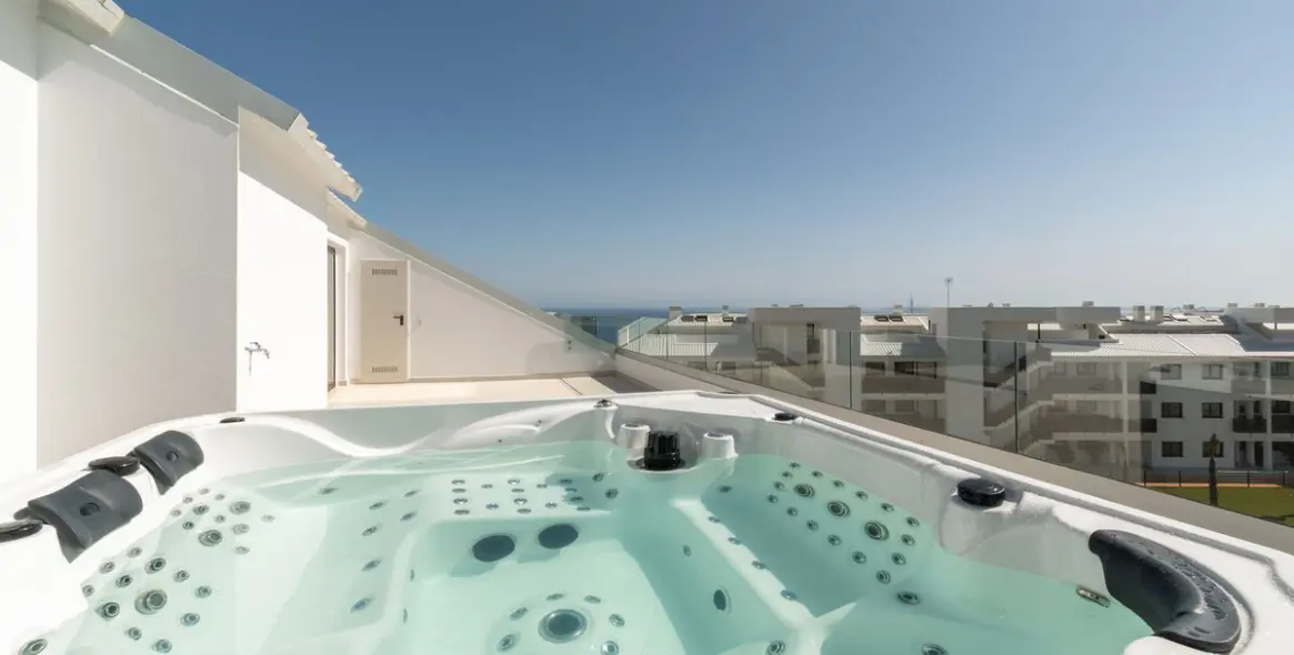 Sale of penthouse in Higueron 21