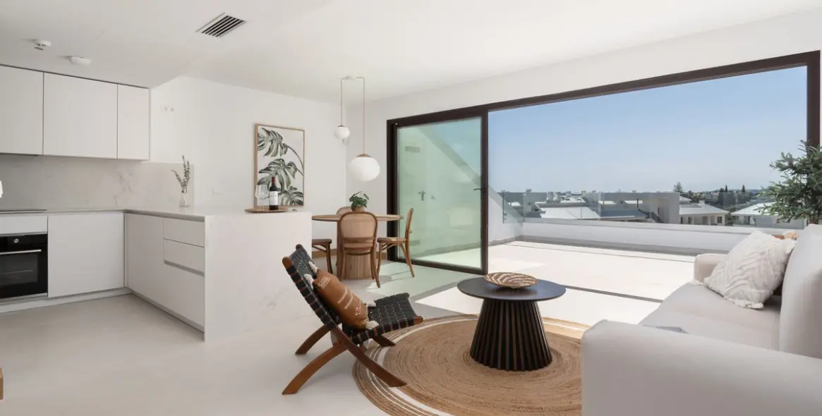 Sale of penthouse in Higueron 24