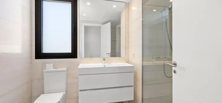 Sale of middle floor apartment in Selwo 4