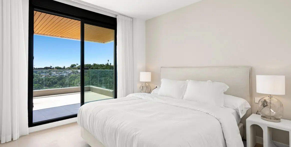 Sale of middle floor apartment in Selwo 15