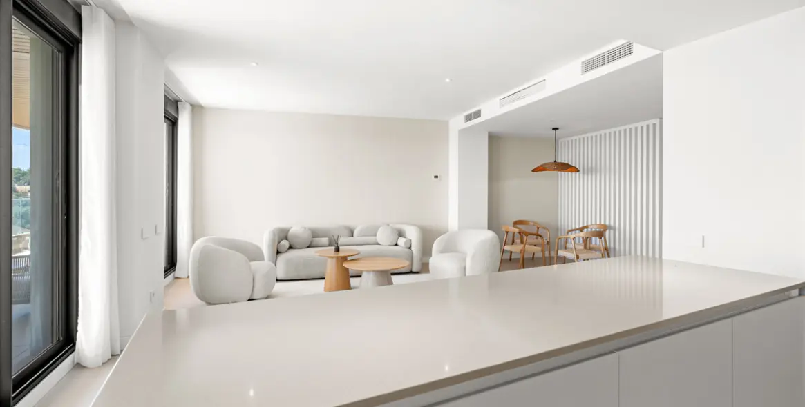 Sale of middle floor apartment in Selwo 18