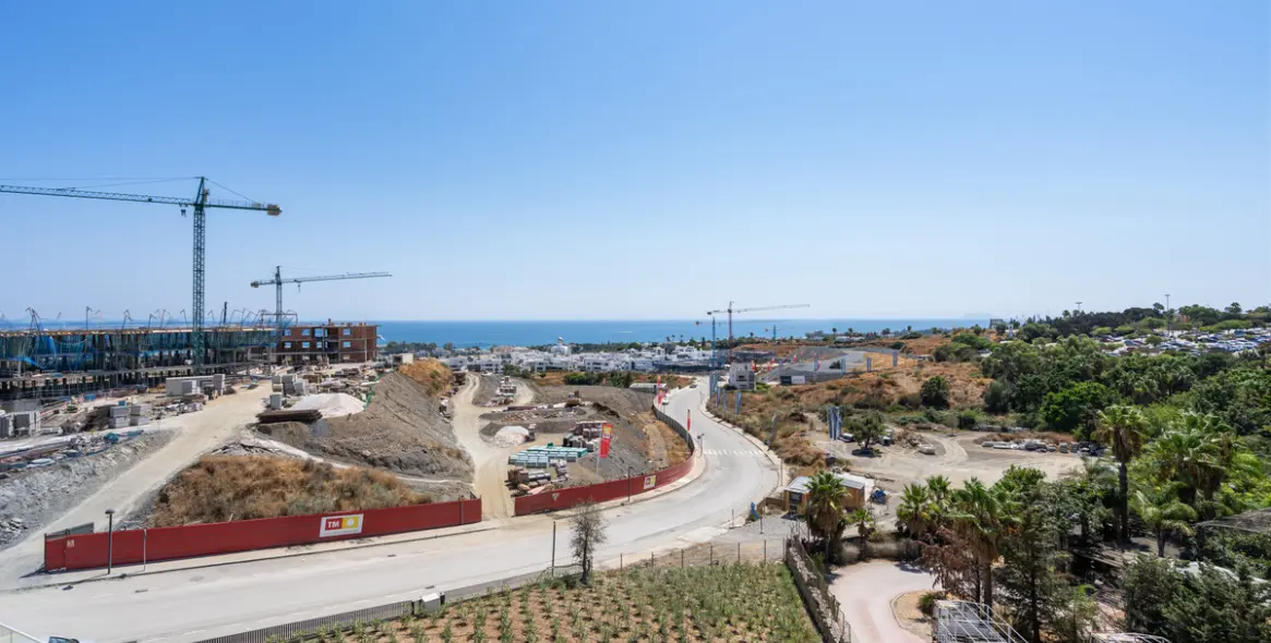 Sale of middle floor apartment in Selwo 20