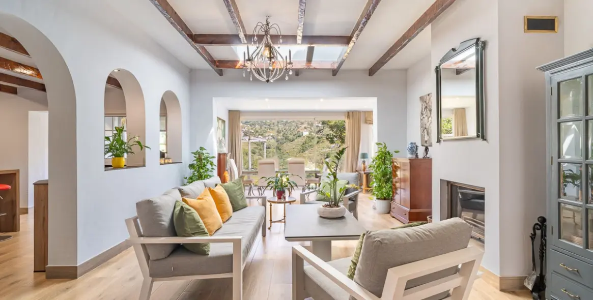 Продажа  отдельно стоящей виллы в Mijas 1