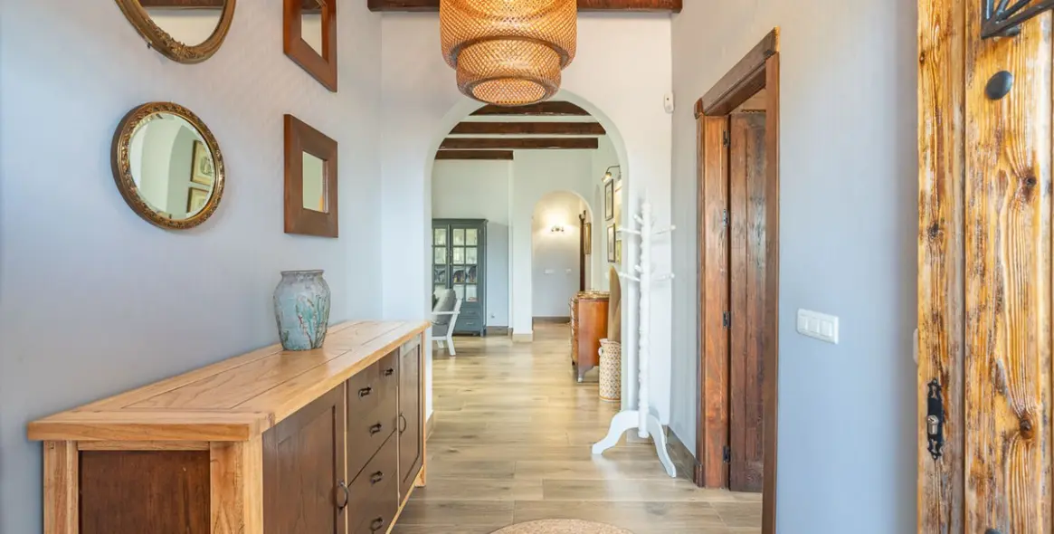 Продажа  отдельно стоящей виллы в Mijas 2