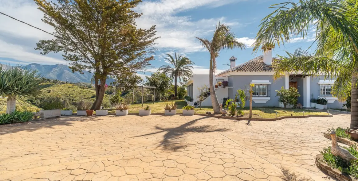 Продажа  отдельно стоящей виллы в Mijas 34