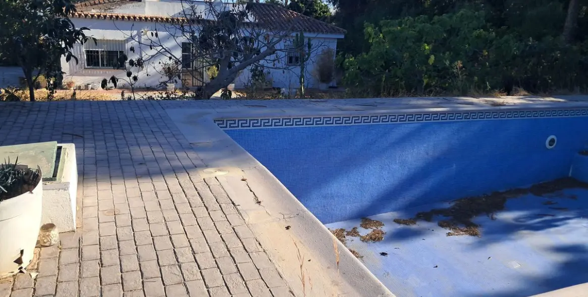 Продажа  отдельно стоящей виллы в Estepona 22