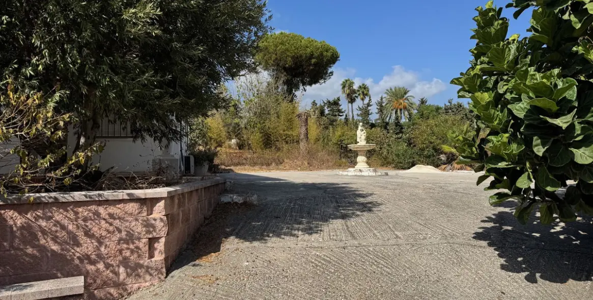 Продажа  отдельно стоящей виллы в Estepona 25