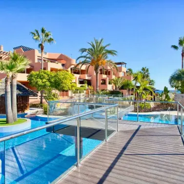 Venta de apartamento en planta baja en New Golden Mile