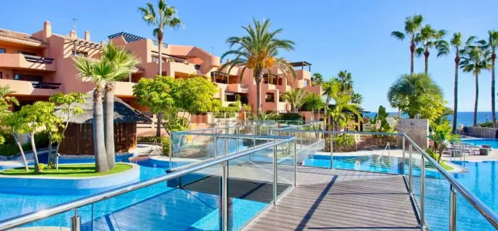 Venta de apartamento en planta baja en New Golden Mile 0