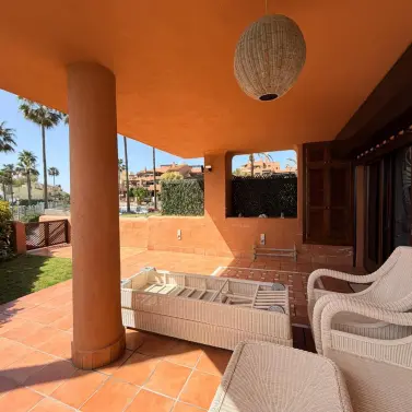 Venta de apartamento en planta baja en New Golden Mile