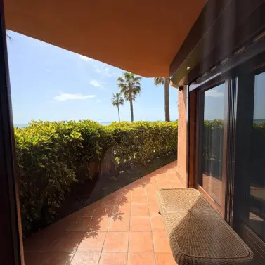 Venta de apartamento en planta baja en New Golden Mile