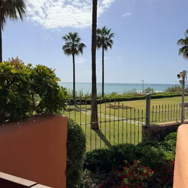 Venta de apartamento en planta baja en New Golden Mile